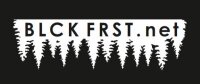 BLCK FRST Rote Bommelmütze mit BLCKFRST Logo gestickt.